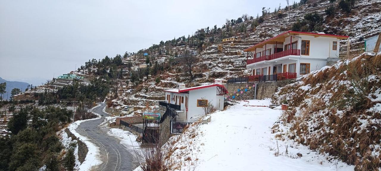 The Vintage Hill Village - Himalayan Boutique Resort Kanatal Buitenkant foto