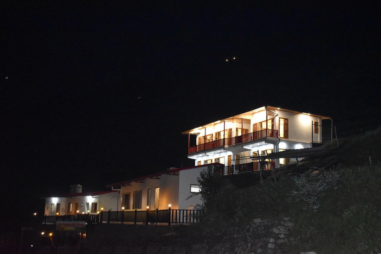 The Vintage Hill Village - Himalayan Boutique Resort Kanatal Buitenkant foto