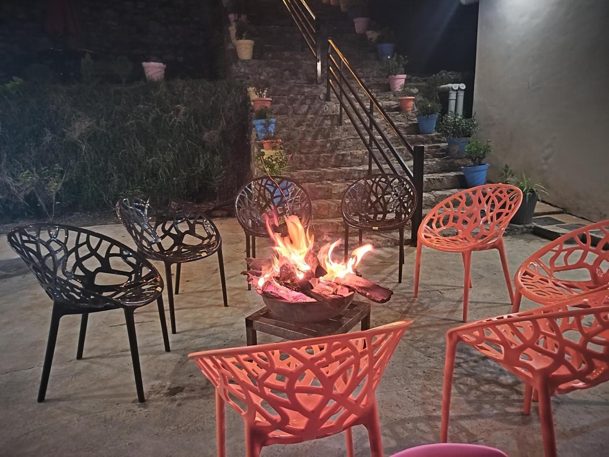 The Vintage Hill Village - Himalayan Boutique Resort Kanatal Buitenkant foto