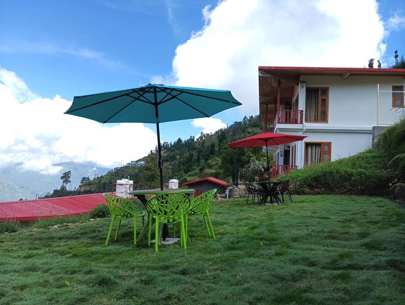 The Vintage Hill Village - Himalayan Boutique Resort Kanatal Buitenkant foto