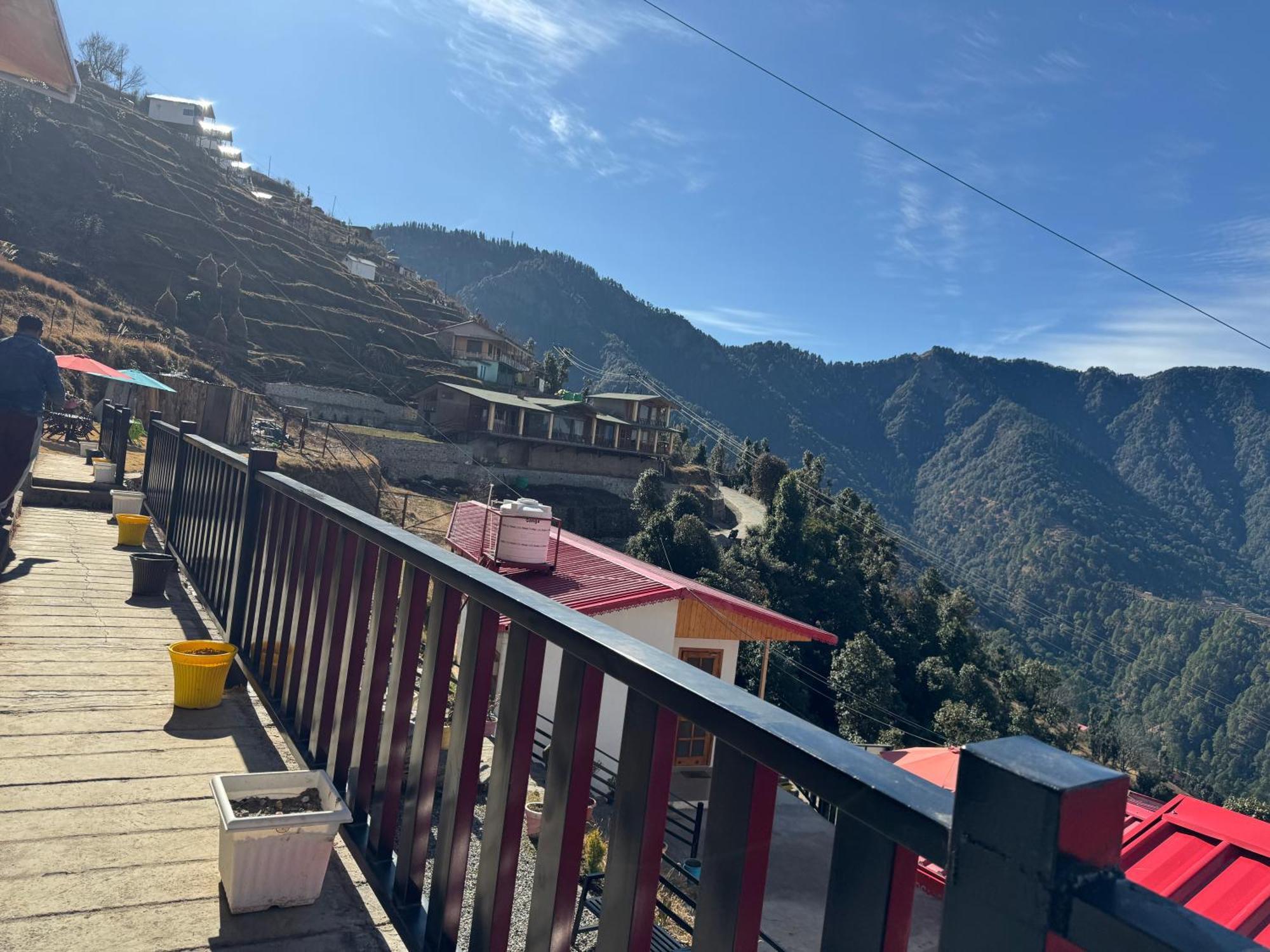 The Vintage Hill Village - Himalayan Boutique Resort Kanatal Buitenkant foto