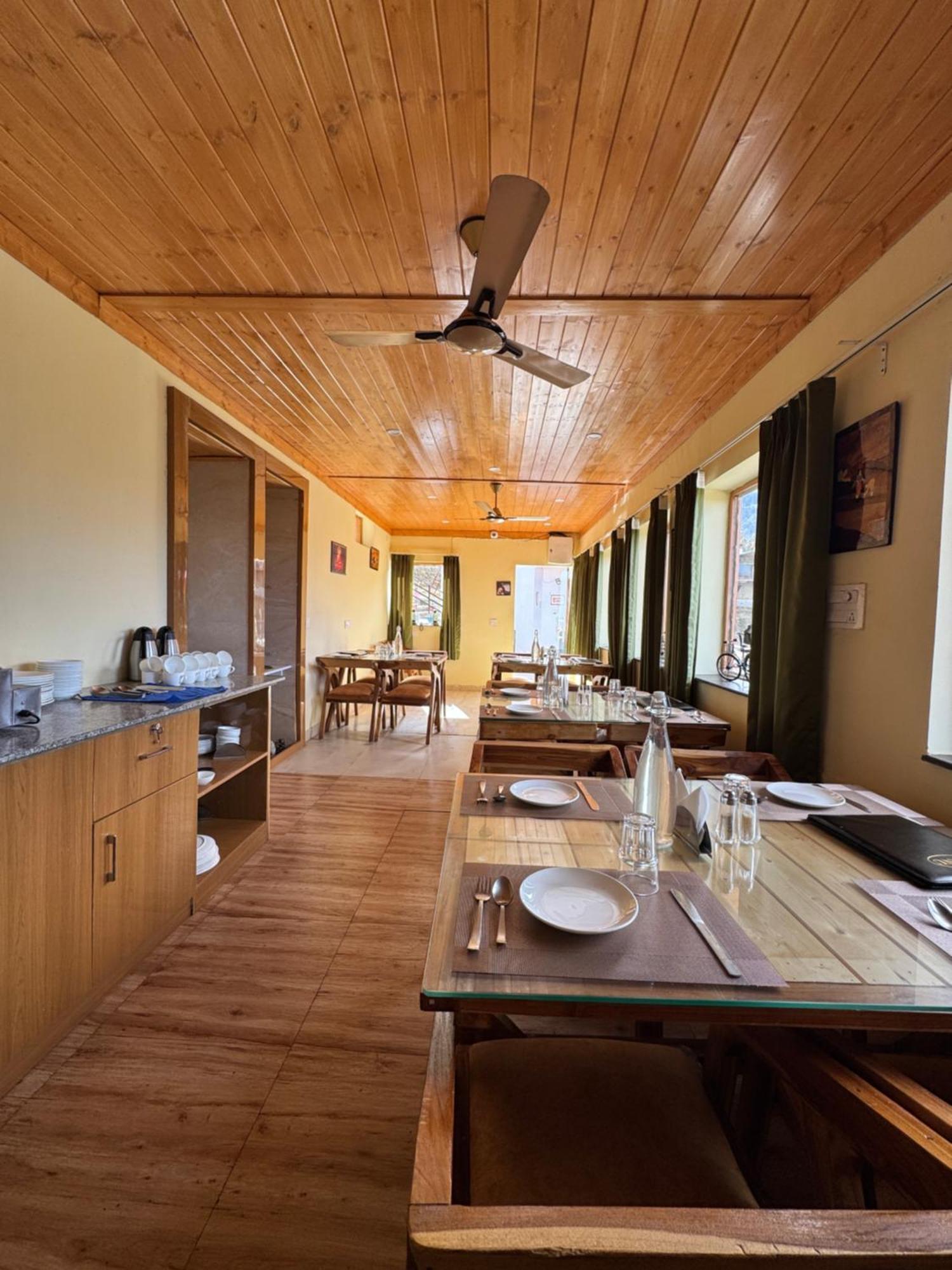 The Vintage Hill Village - Himalayan Boutique Resort Kanatal Buitenkant foto