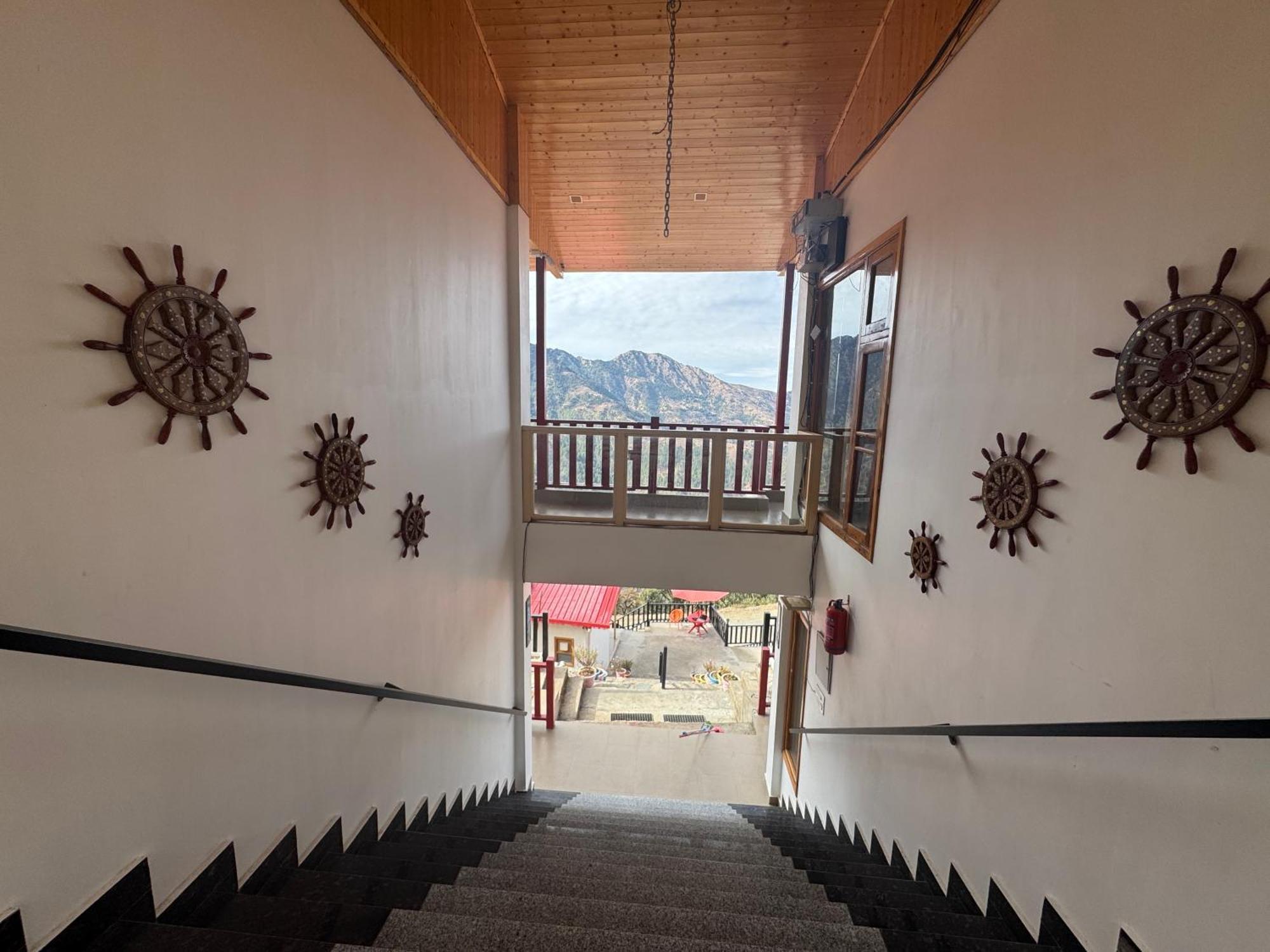 The Vintage Hill Village - Himalayan Boutique Resort Kanatal Buitenkant foto