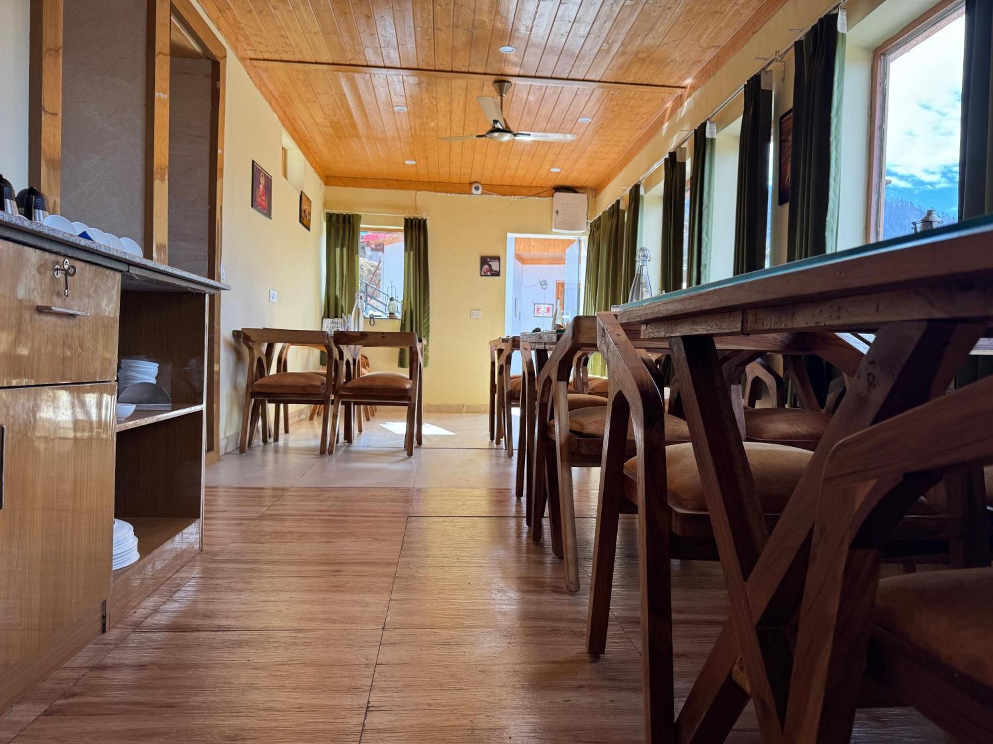 The Vintage Hill Village - Himalayan Boutique Resort Kanatal Buitenkant foto