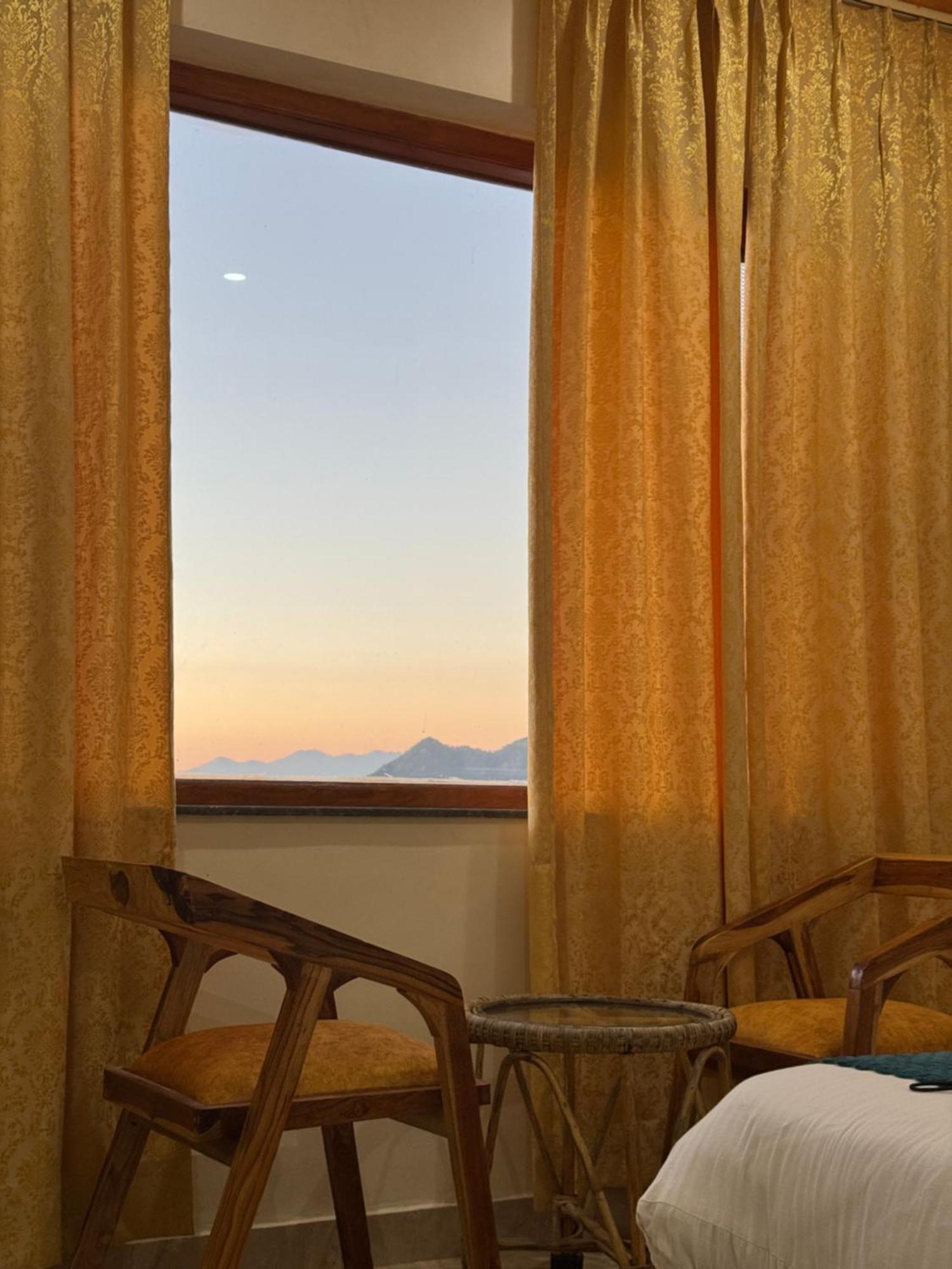 The Vintage Hill Village - Himalayan Boutique Resort Kanatal Buitenkant foto